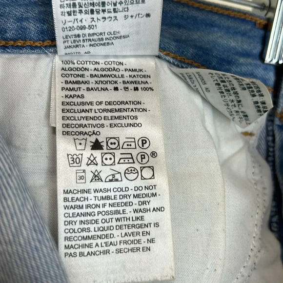 Levi’s - Wedgie Straight, Icon-Fit, Distressed Cropped High Rise Jeans - Size 27 - Picture 16 of 17